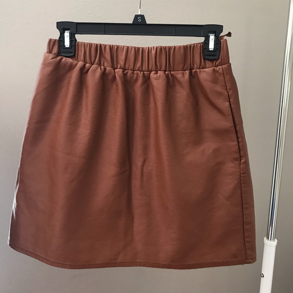 TAN FAUX LEATHER SKIRT